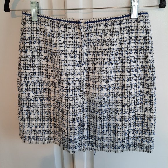 H&M navy, white and black tweed texturized mini skirt with fringe, size 6 - Picture 6 of 11